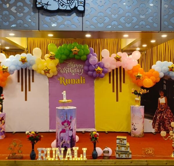 Princess Palace Luxe Theme Decor